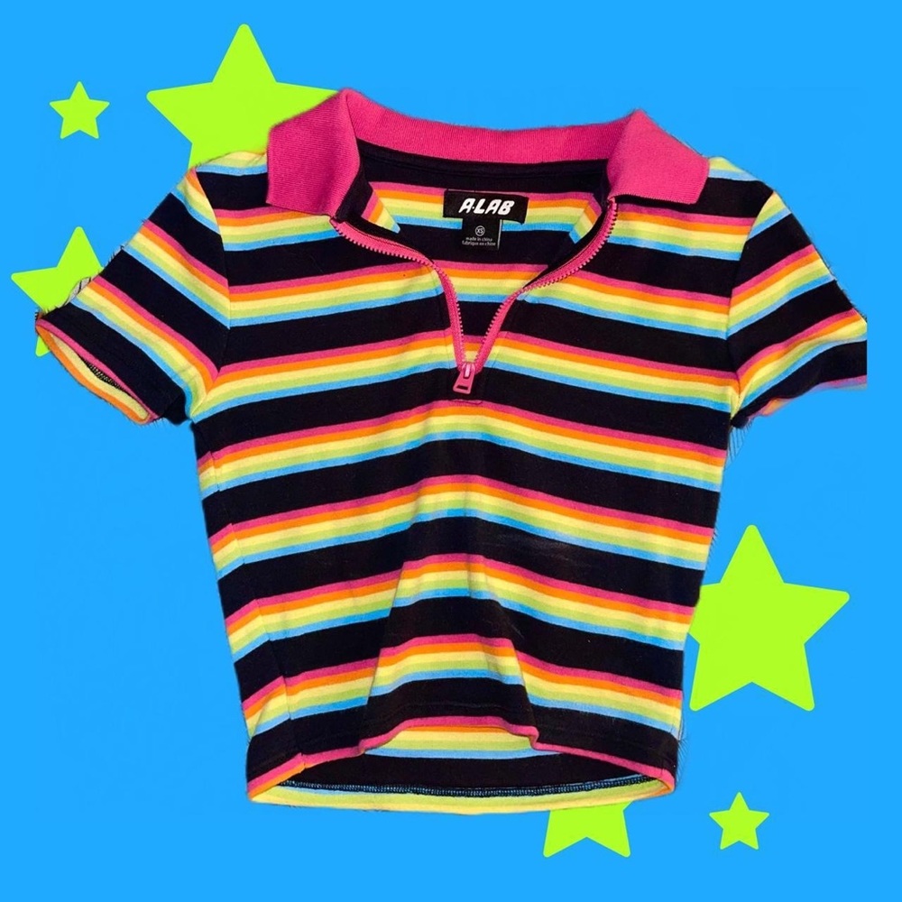 ⭐️STRIPPED CROP TOP FROM ZUMIES⭐️ ALL PRICES NEGOTIABLE⭐️
